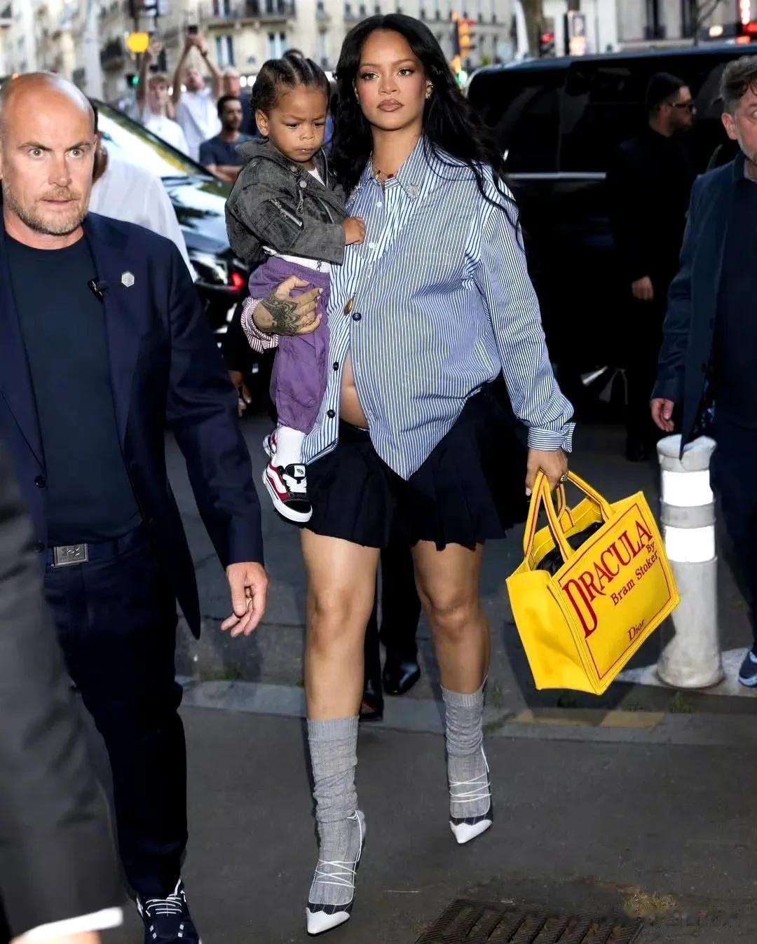 三胎妈妈蕾哈娜，时尚欢乐多，你们怎么会懂呢