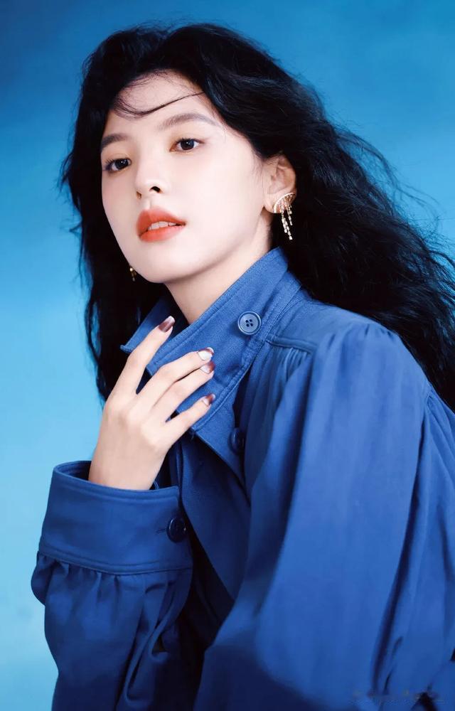 章若楠 Super ELLE欣漾七月号内页大片释出，每一张都拍的特别美！