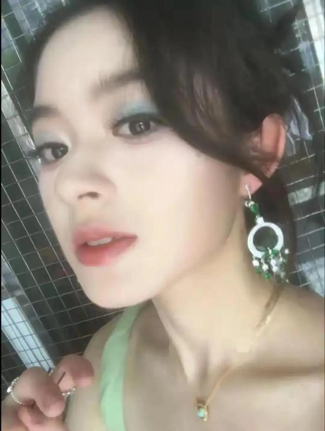 实锤了？父亲连夜变更法人代表和股东，黄杨钿甜坑爹坑出新高度