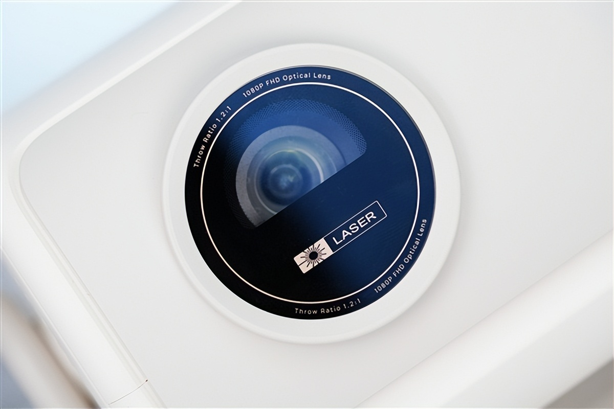護眼純三色激光！當貝D7X智能投影儀圖賞
