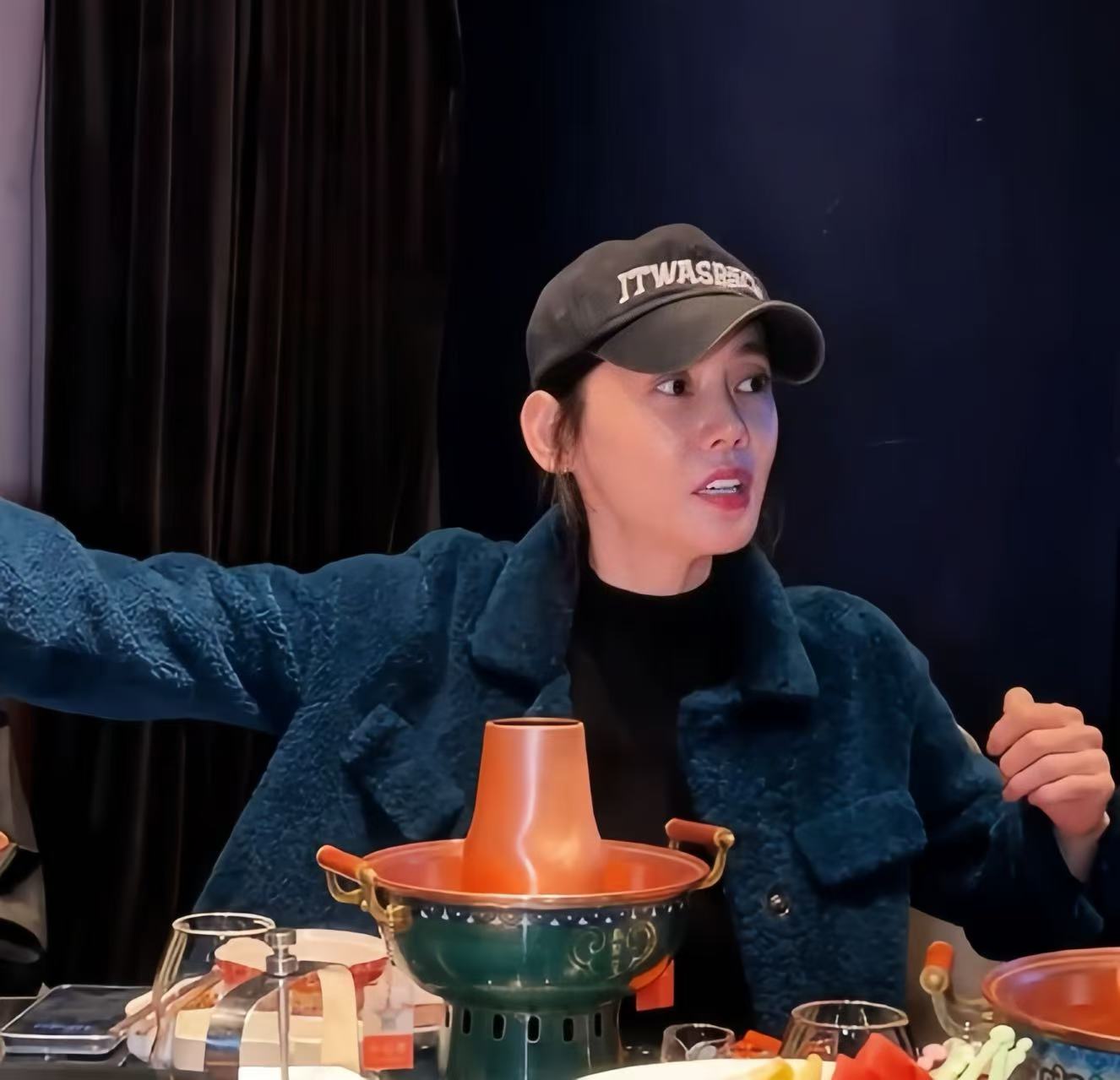 秋瓷炫回国后面相变了,油光满面又僵又肿,当众骂于晓光不留面子