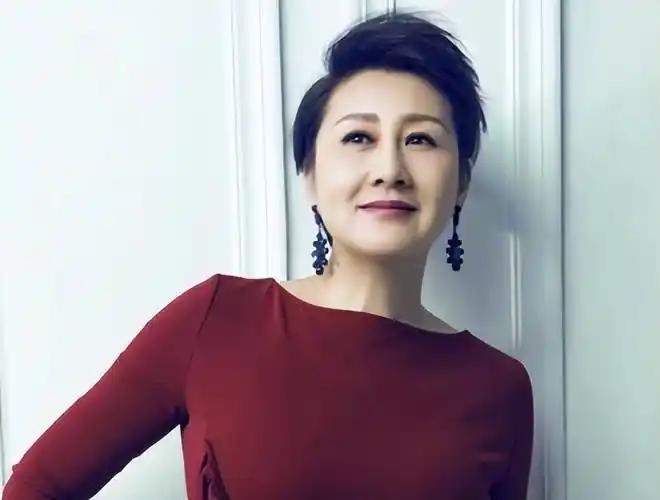 钱再多有什么用？63岁身价千万的张凯丽，还是要为28岁女儿操碎心