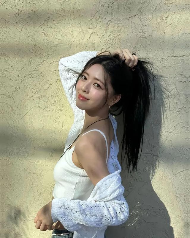 申有娜，韩国爱豆中的辣妹子