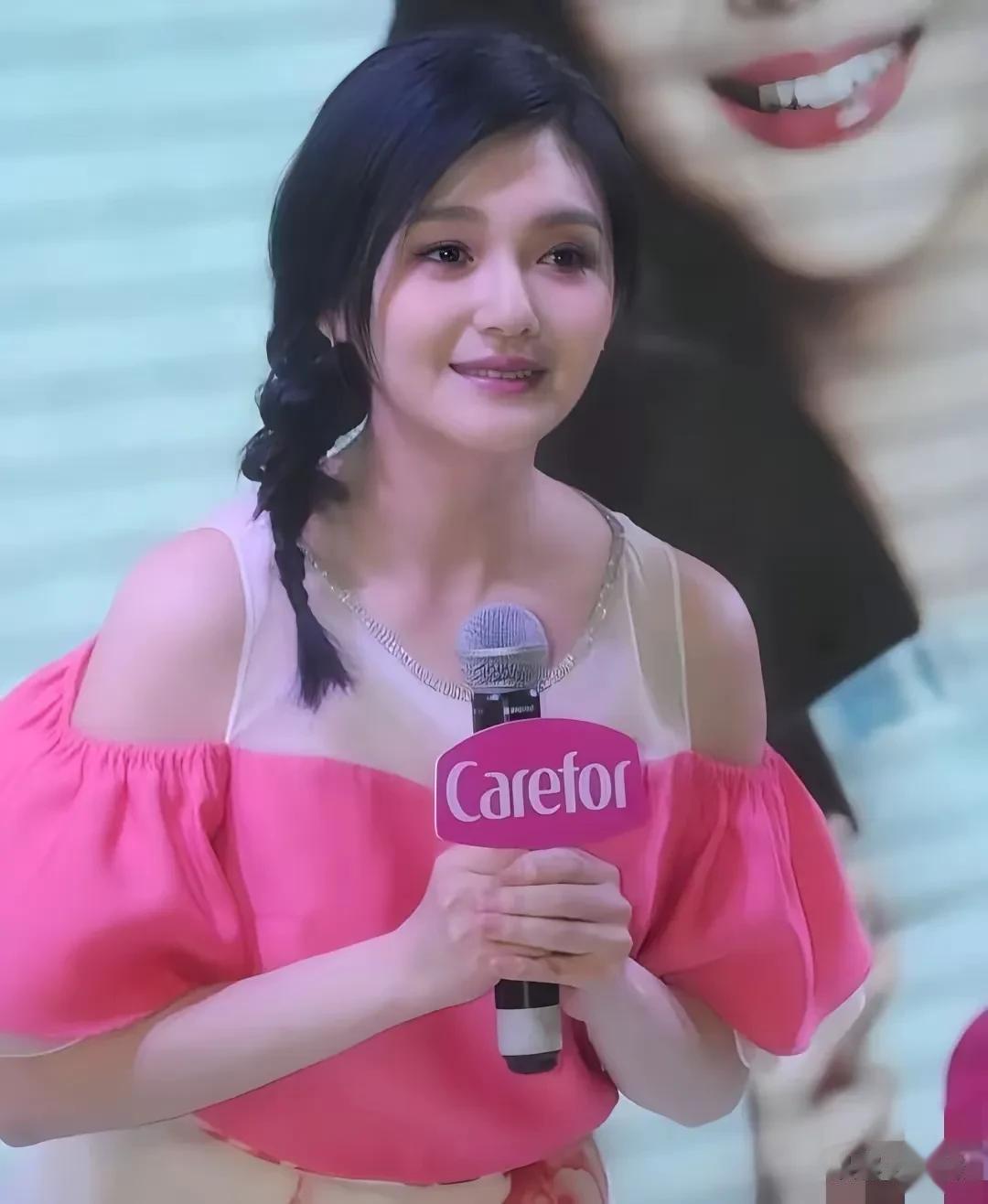 汪小菲跨年擦眼泪，马筱梅维持体面，小杨阿姨说漏嘴