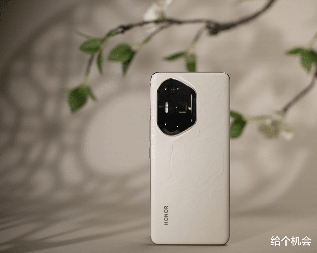 荣耀加大力度清仓，512GB下跌1000元，北斗卫星+100倍变焦+100w