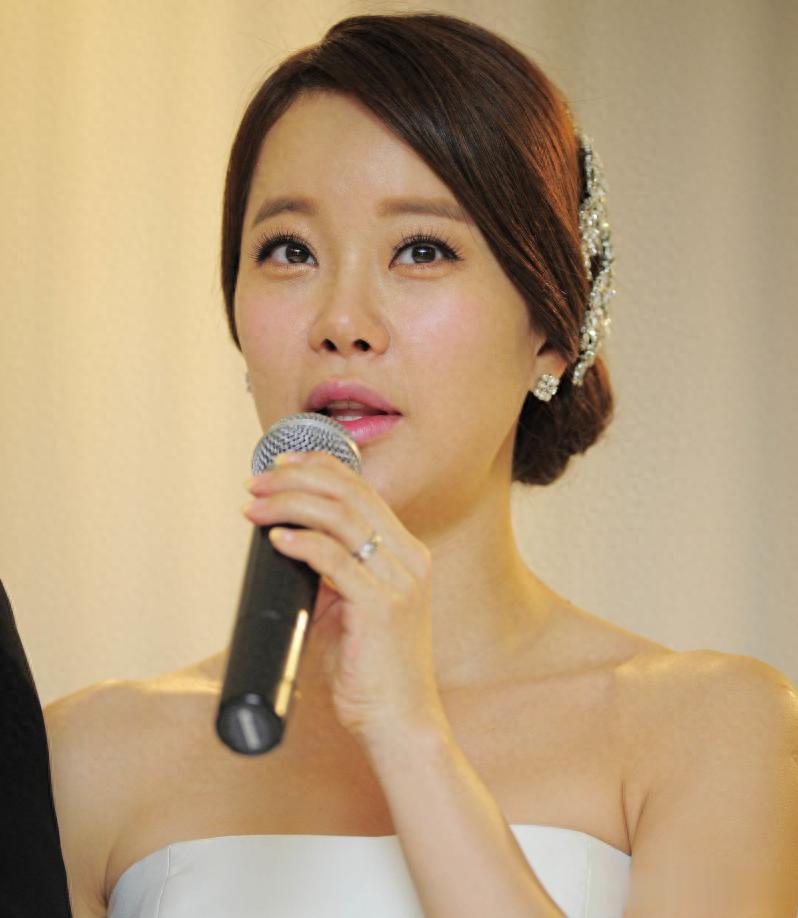 韩国女星大方公开整形失败经历:跟风做鼻子,结果后悔到现在!