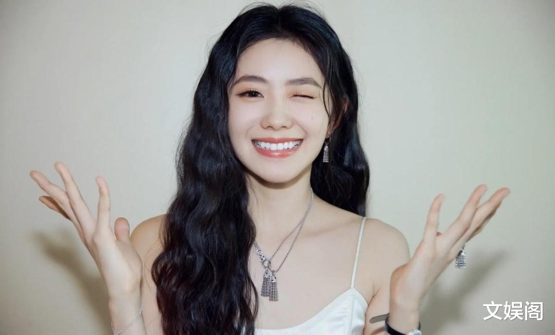 刘浩存又引争议!《陷入热恋》吻戏借位,出道至今事件比作品还火