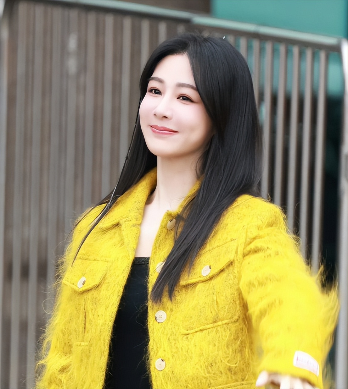 李现没想到，抄袭事件才过9天，官媒出手就给杨紫出了口窝囊气