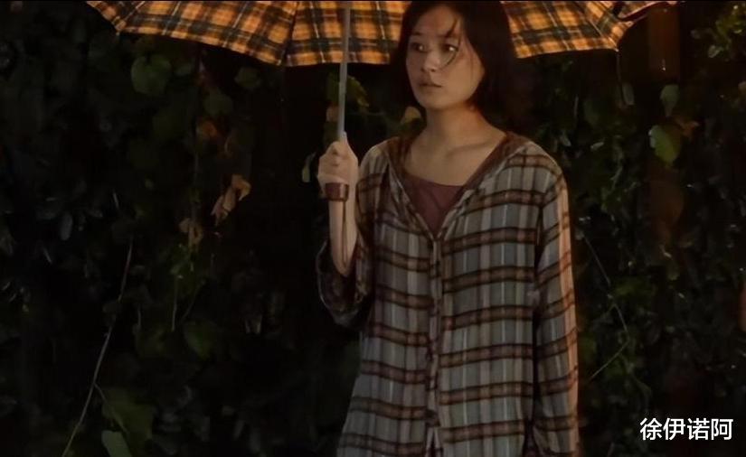 冯绍峰带孩子就医，回家时坐赵丽颖的车