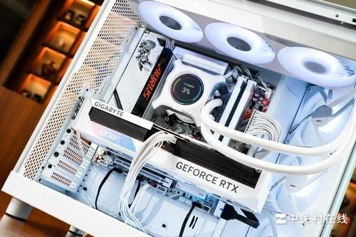 技嘉B850M AORUS ELITE WIFI7 ICE-P图赏