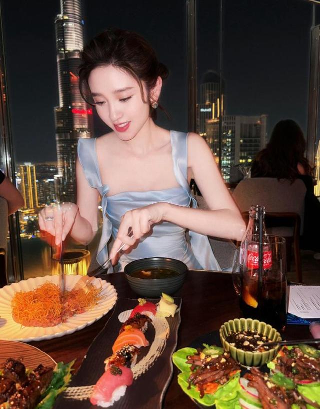 晴天娃娃唐艺昕