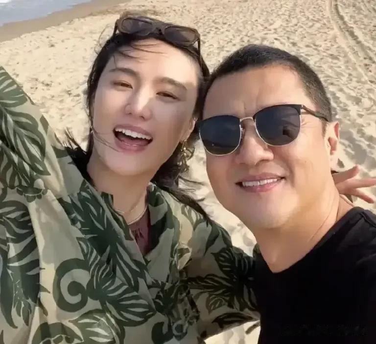 李亚鹏海哈金喜官宣离婚，女儿随女方生活，累计债务已超4.5亿