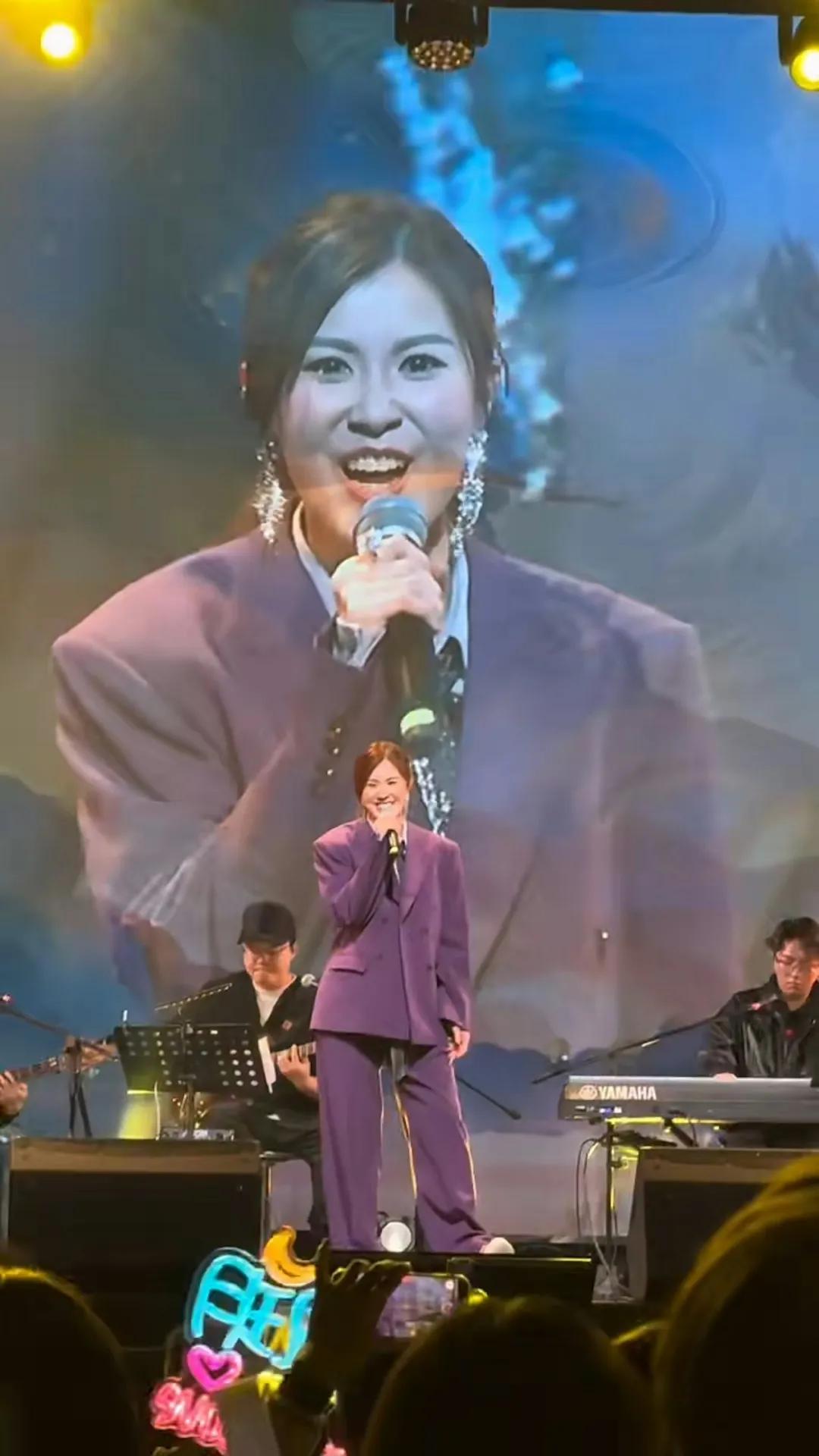 TVB女星内地音乐会唱歌变面目狰狞，网友直言被吓到