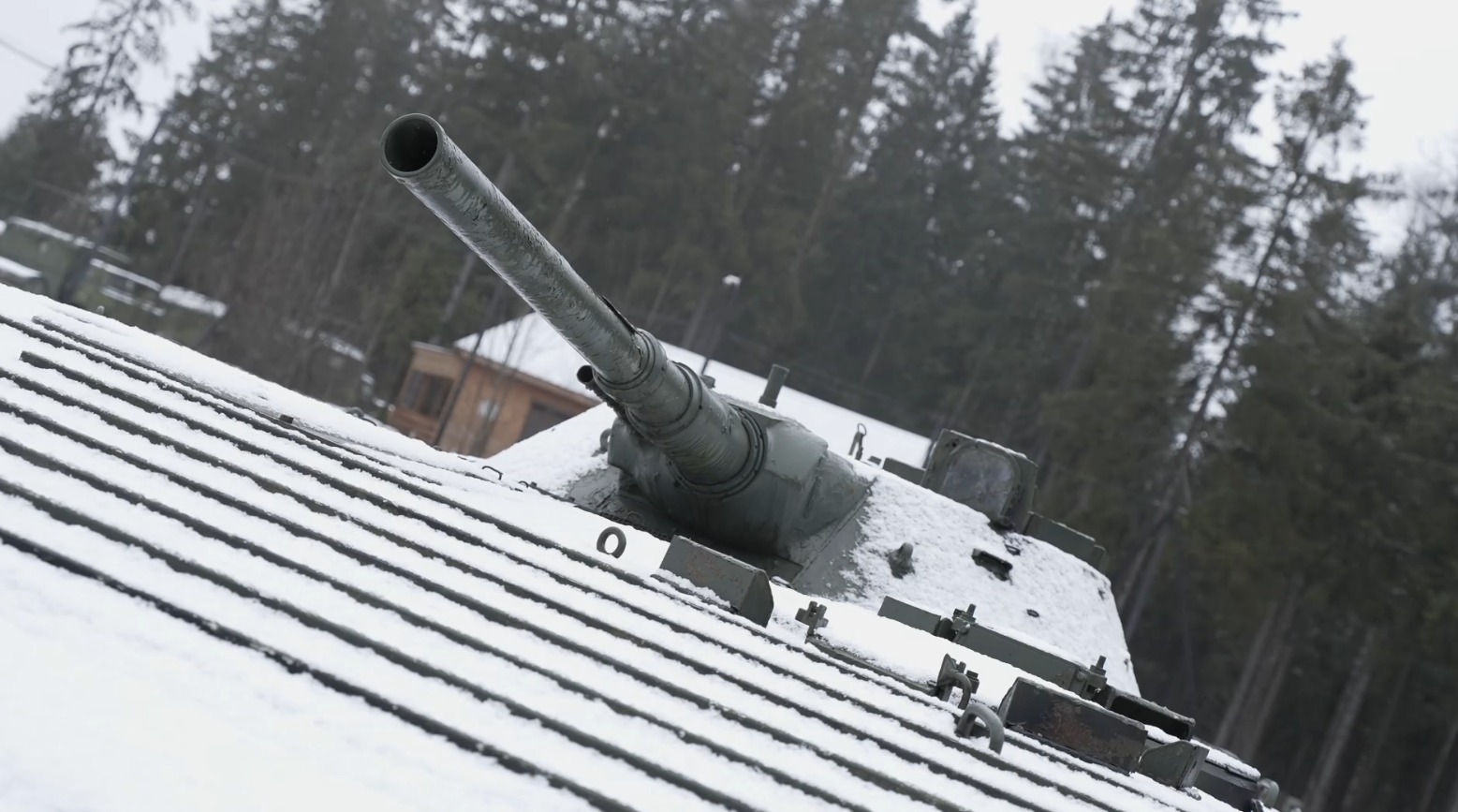 信號斷流、屏幕斷觸？手機在極寒環境下的實用性考驗丨冬季大橫評·俄羅斯站