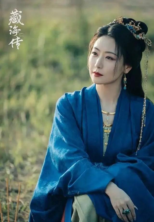 肖战哭上热搜时,谁还记得《甄嬛传》里蒋欣的一个白眼?