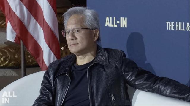 老黃自曝剛報廢50億美元顯卡，親自審查4.2萬名員工薪酬，100%都加薪