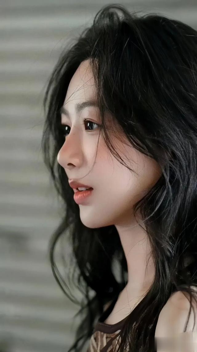 终于知道杨紫为什么被嘲是娱乐圈“普女”了