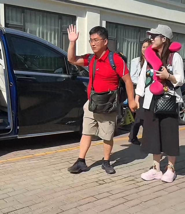 顶流网红姜涛回老家结婚!女友正面照首曝光,透露年底前还要当爸