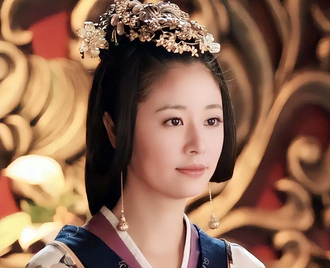 比整容还离谱！49岁林心如近况曝光，皮肤差皱纹多，医美都不管用