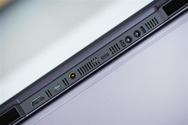 銳龍9 9955HX3D加持的最強水冷游戲本！機械革命蒼龍16 Ultra評測