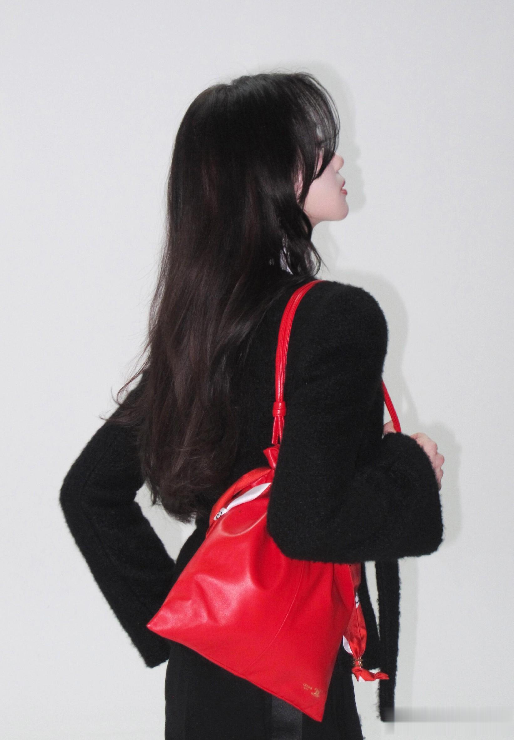 刘诗诗上海出席CELINE活动，廓形毛呢外套搭配阔腿裤，温柔又漂亮