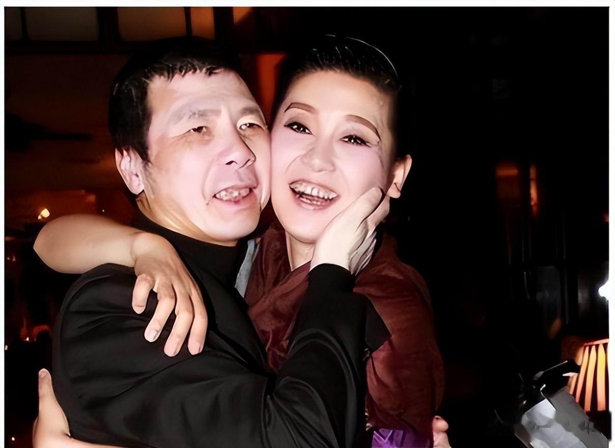 徐帆回应离婚传闻五个月，冯小刚近况曝光，狐狸尾巴终于藏不住了