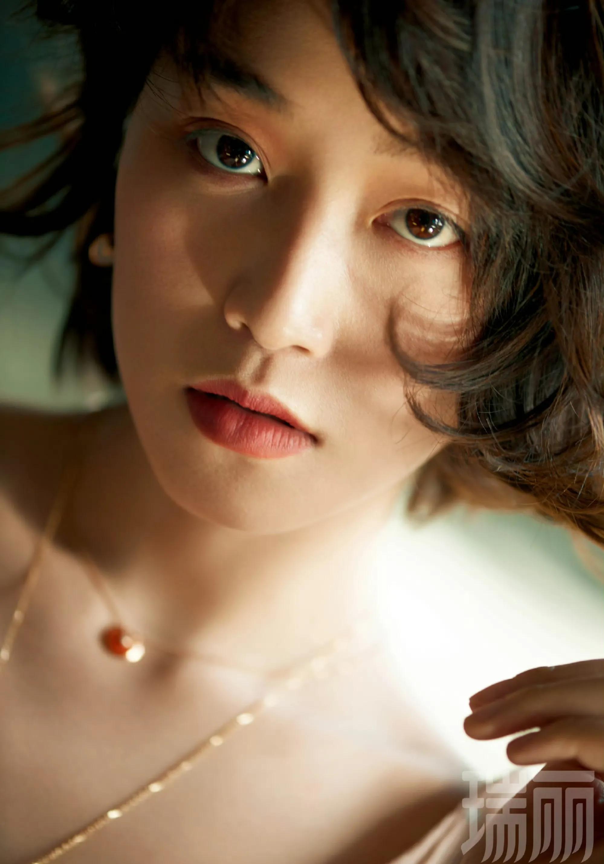 蓝盈莹写真美图