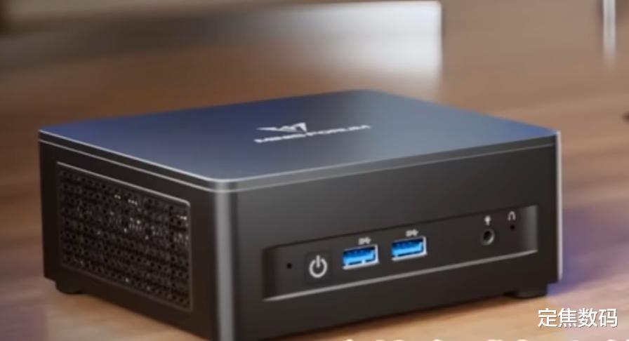 告別大機箱！UM690L Slim迷你主機這臺0.8L小鋼炮，性能強到不像話