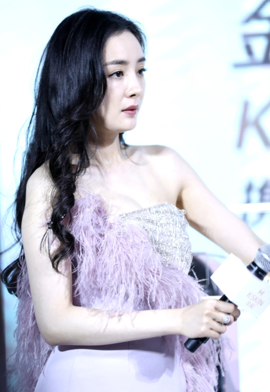 杨幂“迷离眼神”出圈!从娇媚到沧桑,这双眼藏了多少戏?