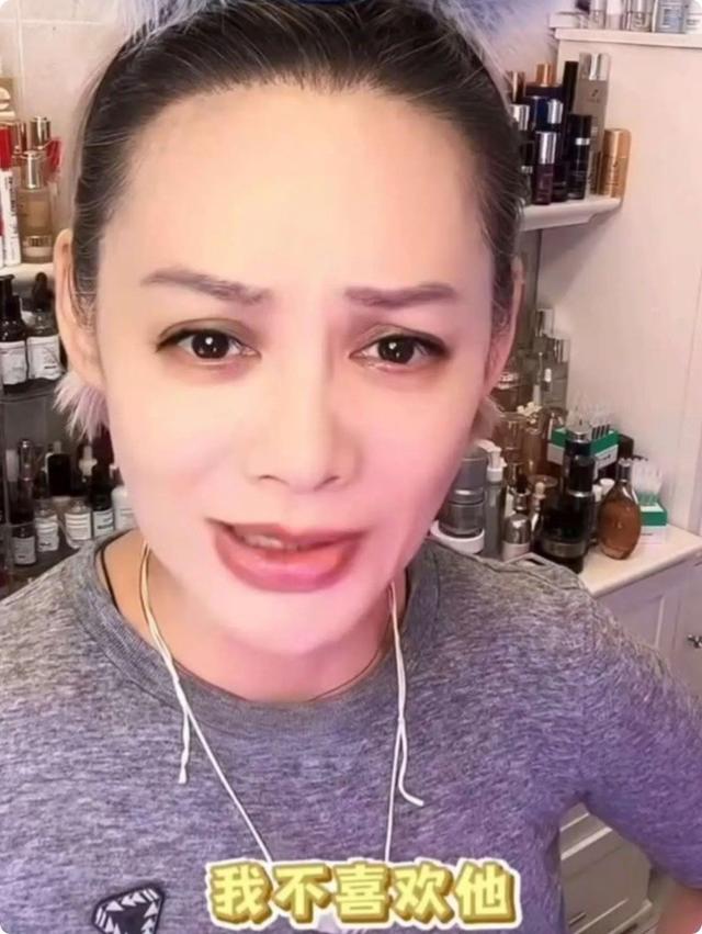 被汪峰新女友惊艳到了，身材苗条颜值吸睛，但这生图差距也太大了