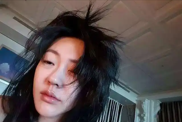 全剧终！S妈受骗白忙一场，两女婿却赚翻了，小S输得心不甘情不愿