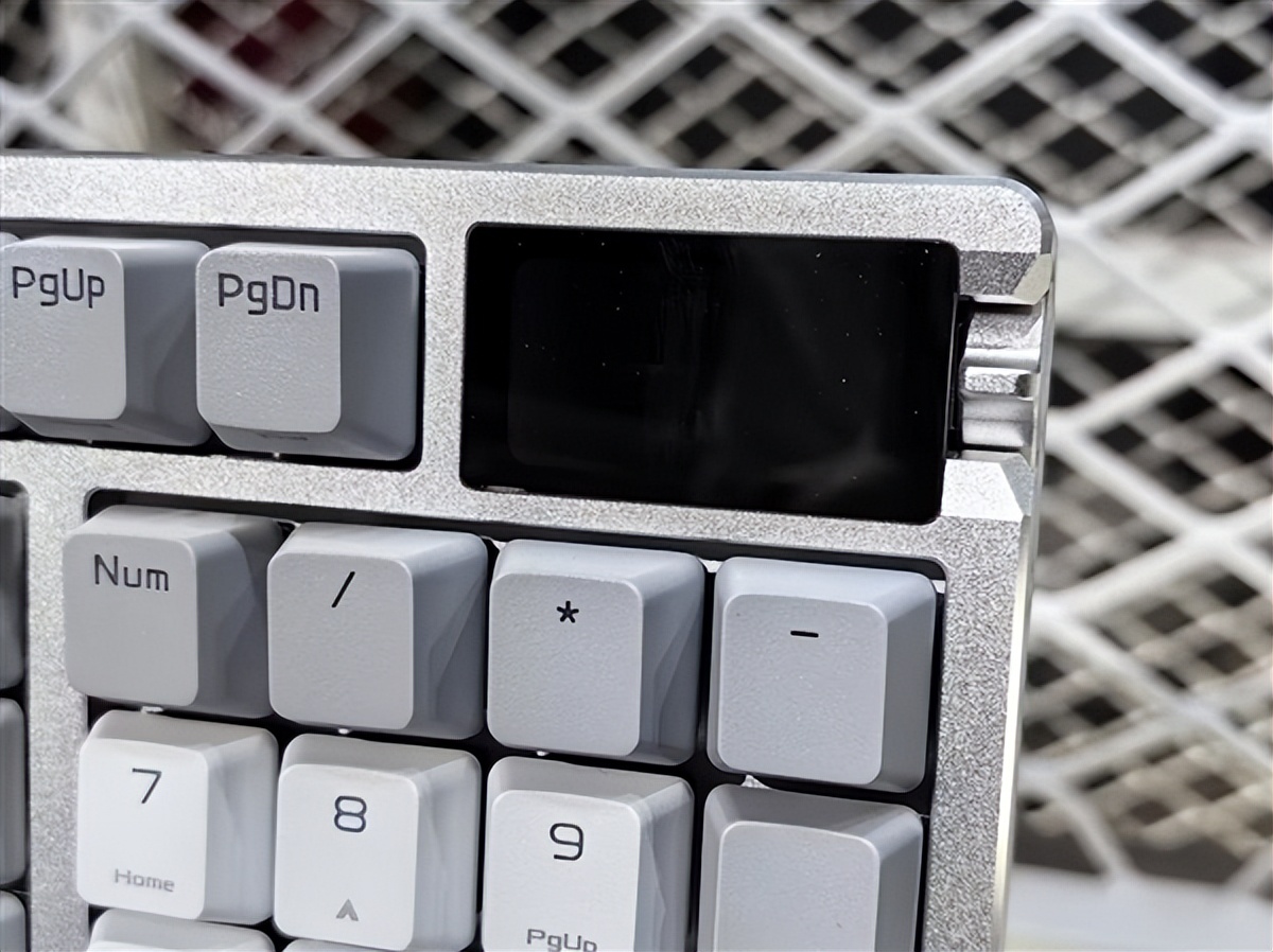 2299元！ROG夜魔98 HE無線鍵盤發布：HFX V2磁軸、OLED彩屏