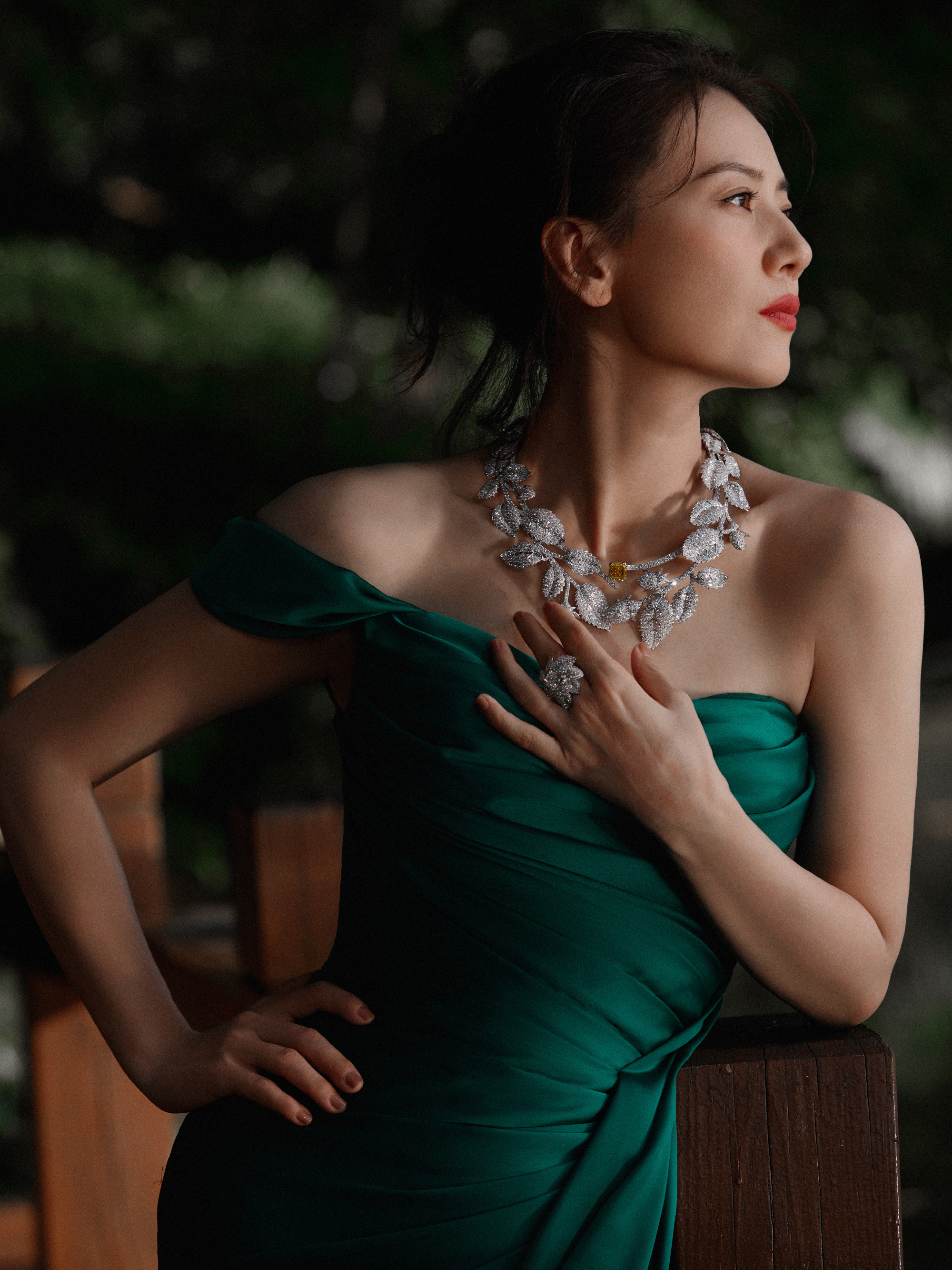 高圆圆翡翠绿抹胸礼裙