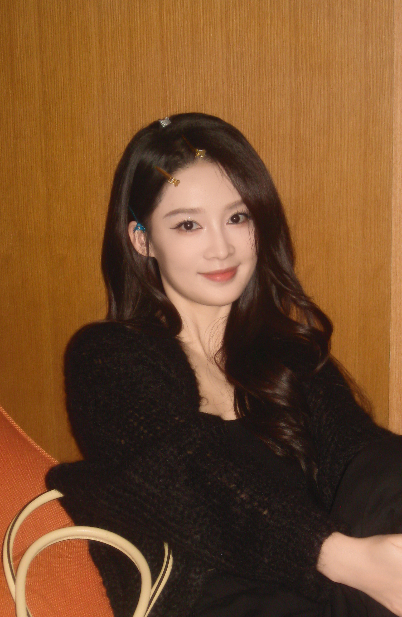 李沁的日常照也太会拍了吧！从浴袍到牛仔，每一套都美到心巴上