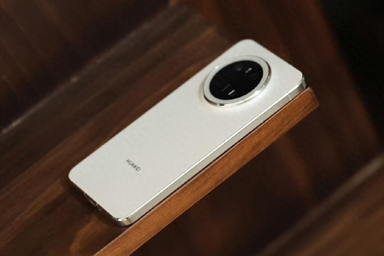 華為再度妥協！512GB大降1951元，昆侖玻璃+50倍變焦+衛星通信