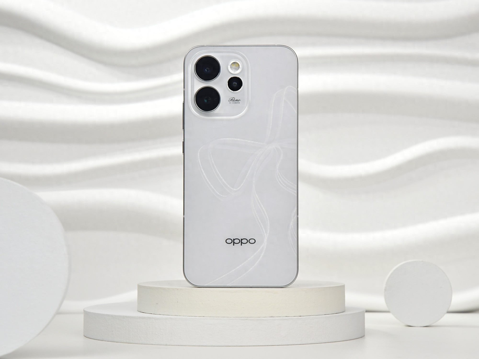 給女朋友換拍照手機，為什么OPPO Reno15系列是必選？
