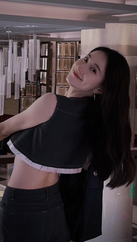 结婚2年，和孙杨长期异地分居，张豆豆一个人住背的包1300元节俭