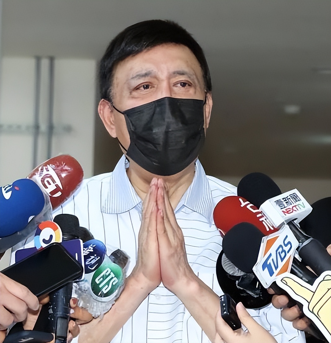 曾是一代歌王，后来成人尽皆知的台独分子，如今赔光家产下场凄凉