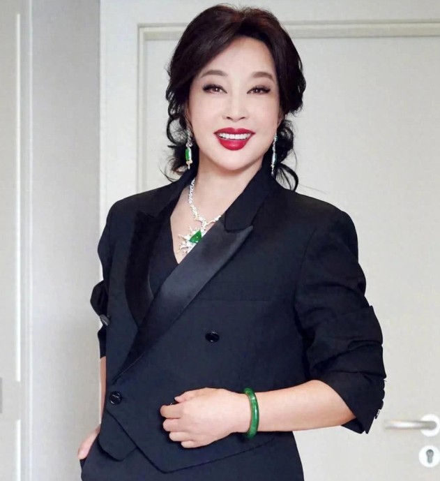 潜规则、生孩子，内娱不敢碰的问题，刘晓庆全说了