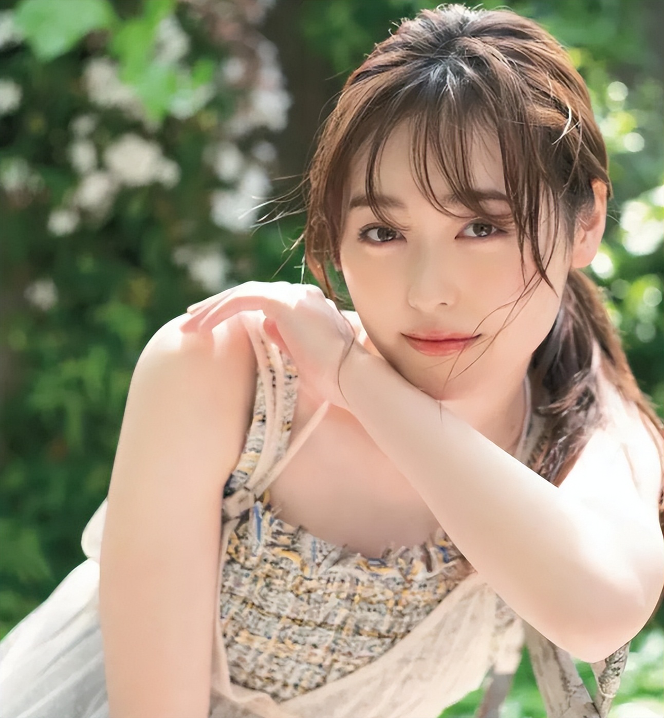 她被称为“令和甜心” 长着一张标准日系美少女脸,甜腻腻的!