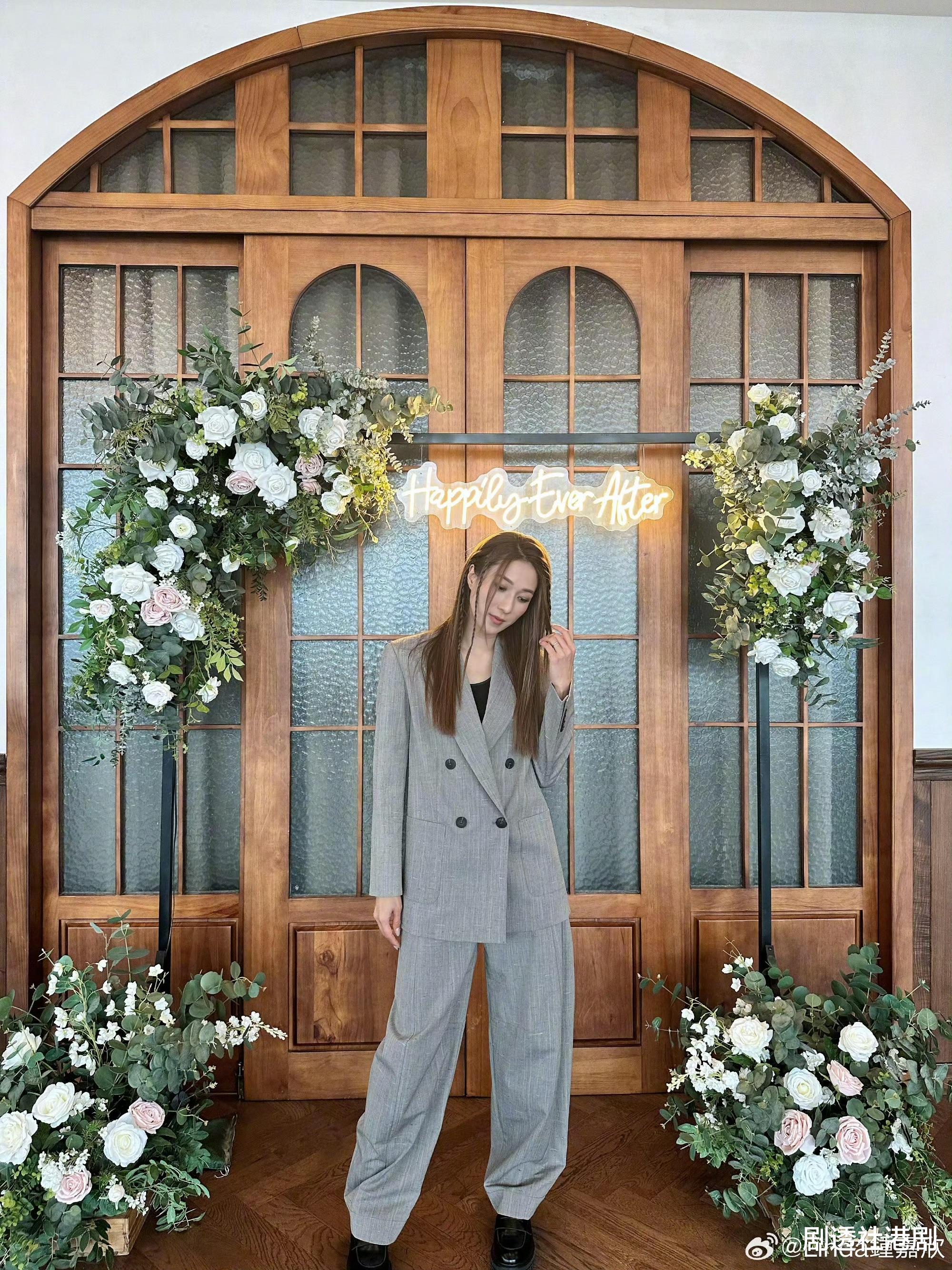 TVB前当家花旦不反对女儿入行！生三娃后积极复出，巡演座无虚席