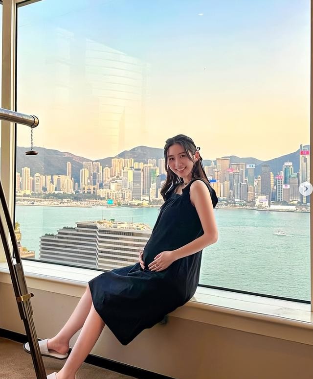 43岁知名港星宣布退圈,疑为情所困,年初曾到印度剃度出家