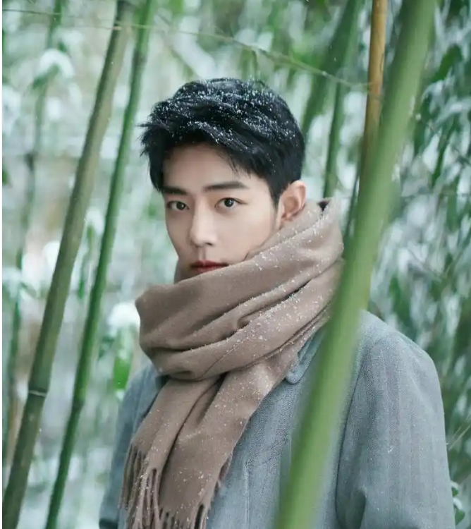 经纪人比肖战大11岁！姐弟恋细节被疯传，工作室连忙辟谣引质疑！