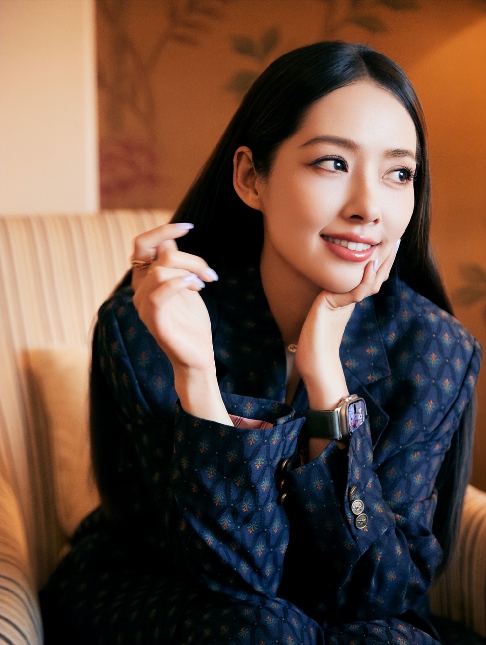 拔出萝卜带出泥！向佐偏轨风波未过，向太就自曝郭碧婷\不养家\