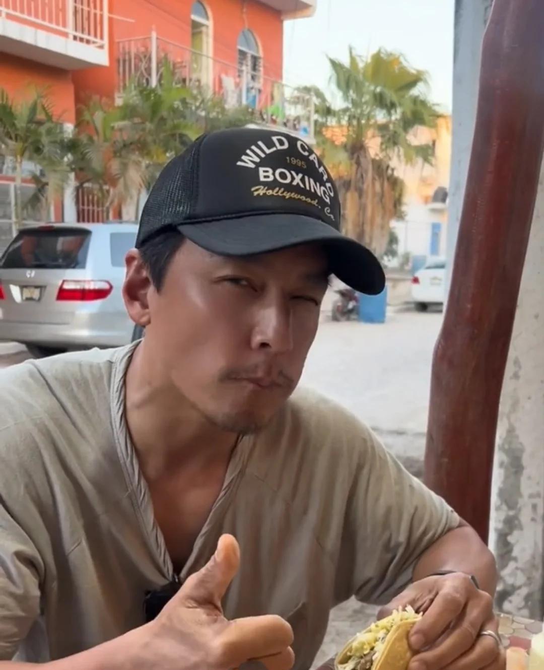 老戏骨聚餐,毕彦君秃顶严重,刑岷山成光头,于慧咋还这么年轻?