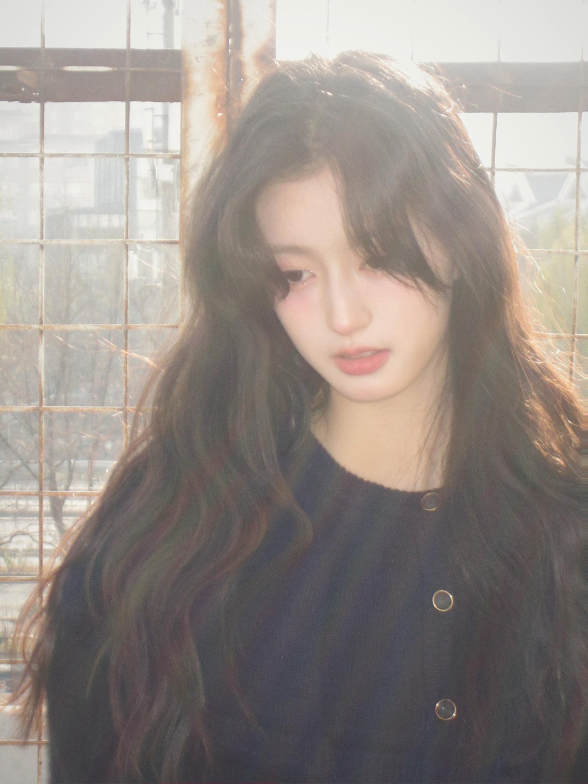 裴佳欣 17岁的青春活力 让人挪不开眼睛