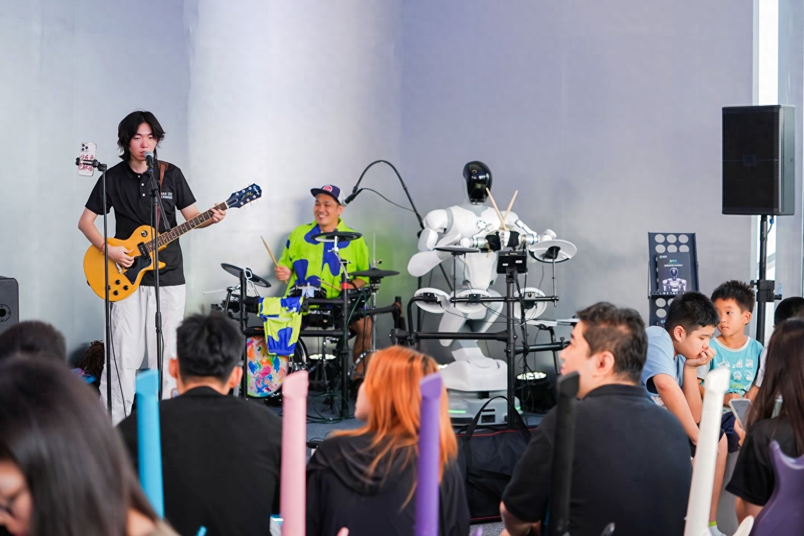 让消费者“可触、可玩、可购”!首家“机器人科技体验店”年内将亮相北京