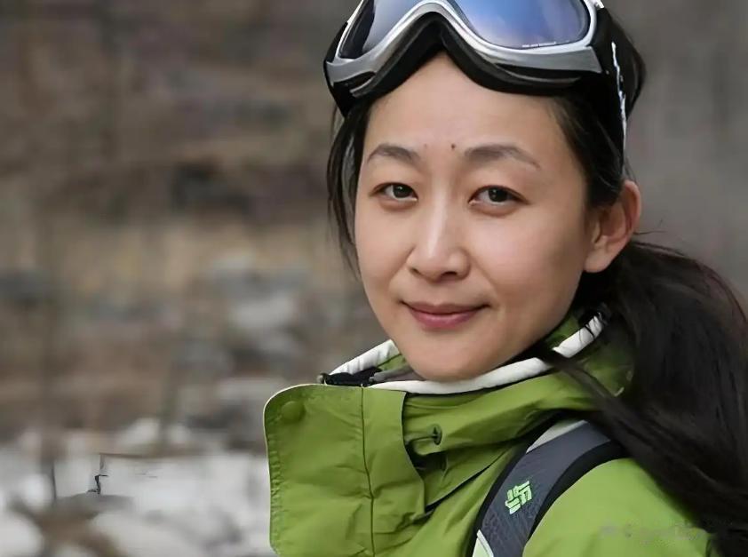 61岁百花影后不婚不育,每天活在绝望中害怕痴呆,不敢依靠任何人