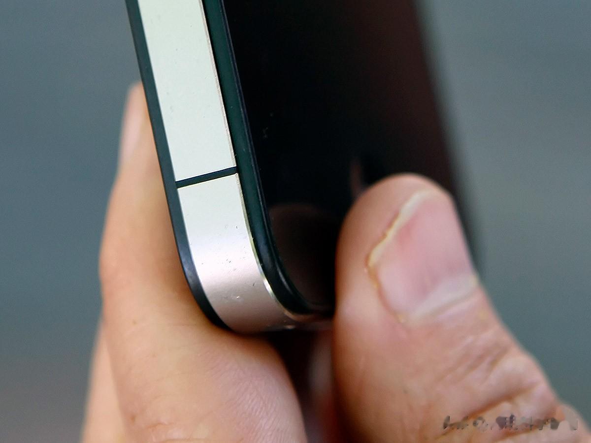 十五年后被拆穿：iPhone的虛假滿格信號，是蘋果用軟件“鎖了血”