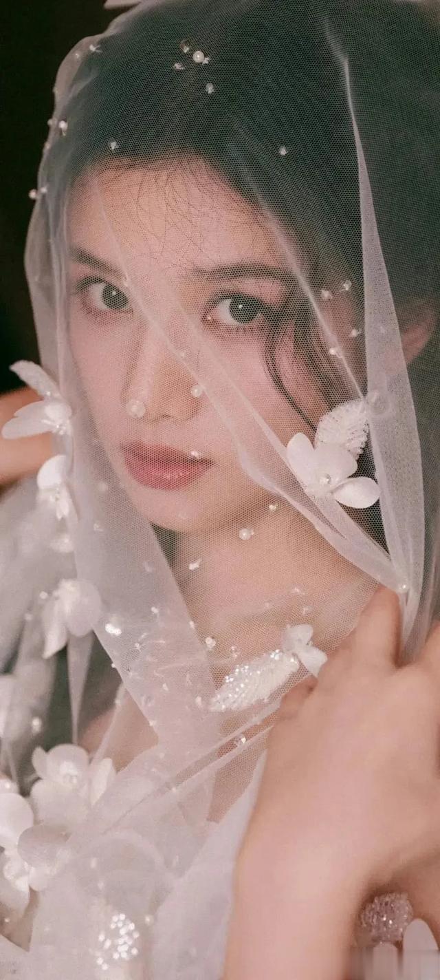 黄圣依高清时尚美图